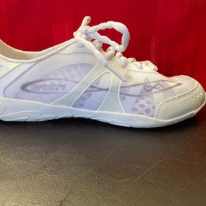 Nfinity Vengeance cheer shoes SIZE 7 Womens White